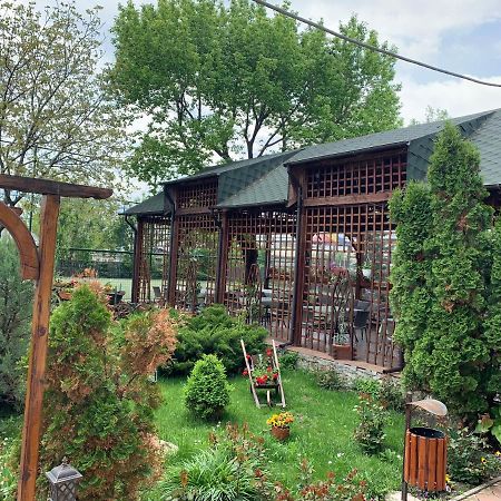 Pensiune Restaurant Rustic Rm Sarat Râmnicu Sărat Kültér fotó