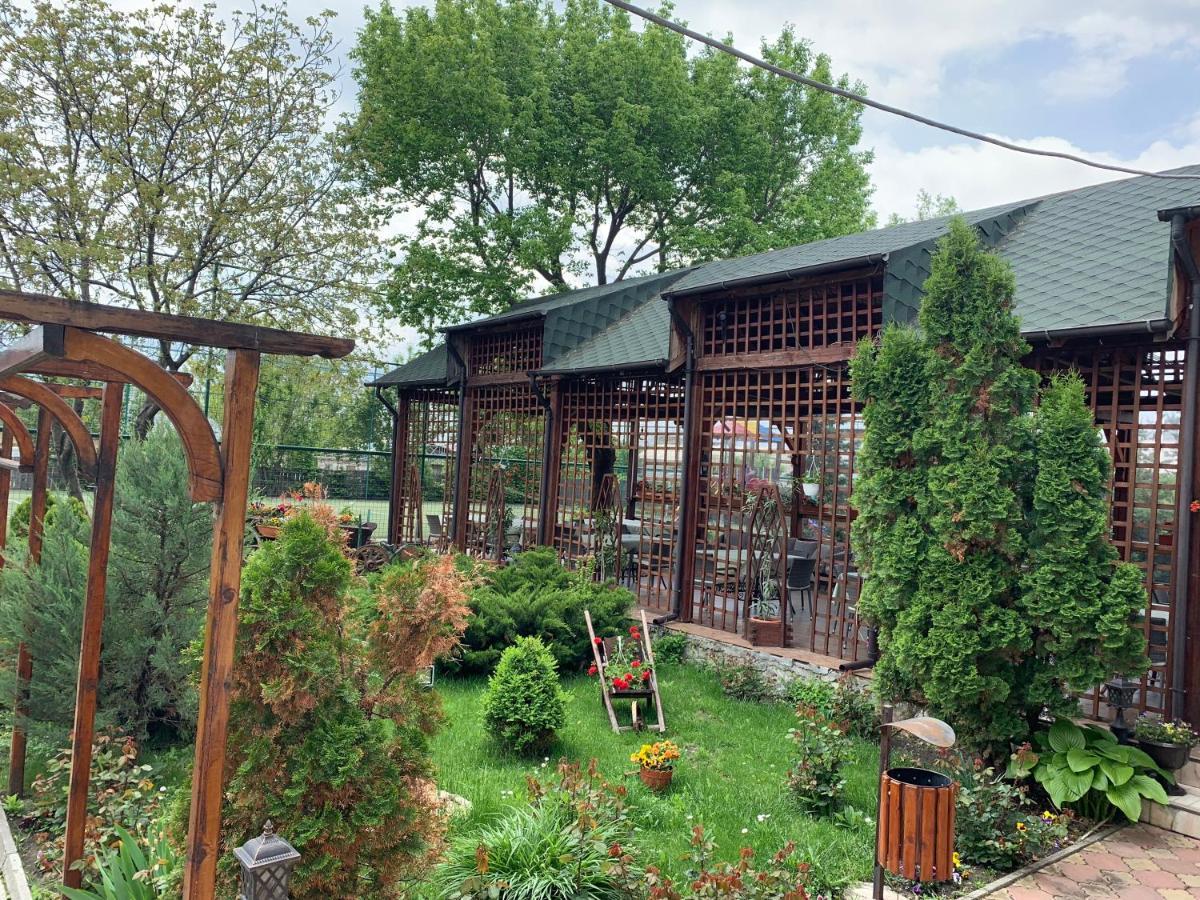 Pensiune Restaurant Rustic Rm Sarat Râmnicu Sărat Kültér fotó