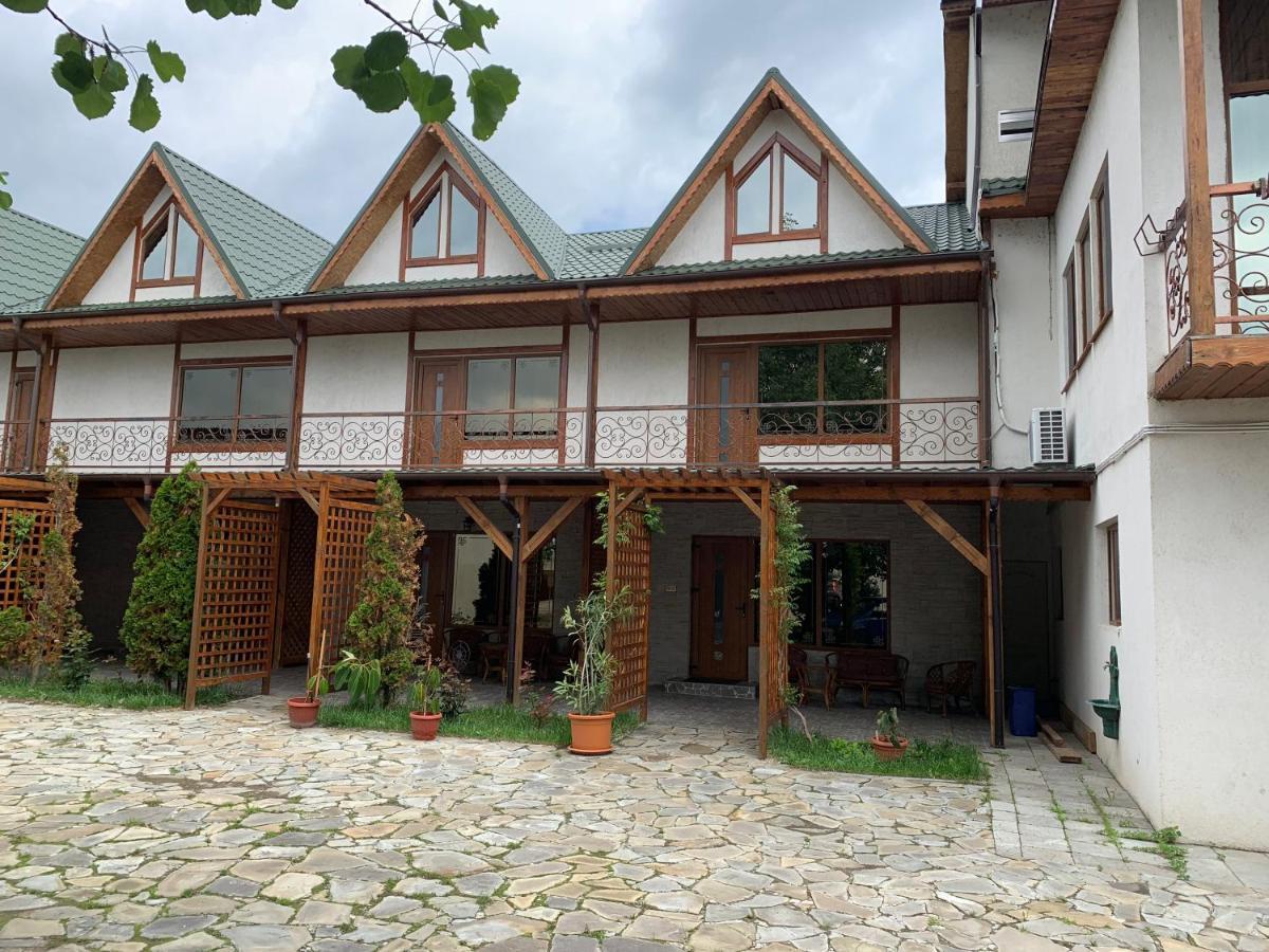 Pensiune Restaurant Rustic Rm Sarat Râmnicu Sărat Kültér fotó