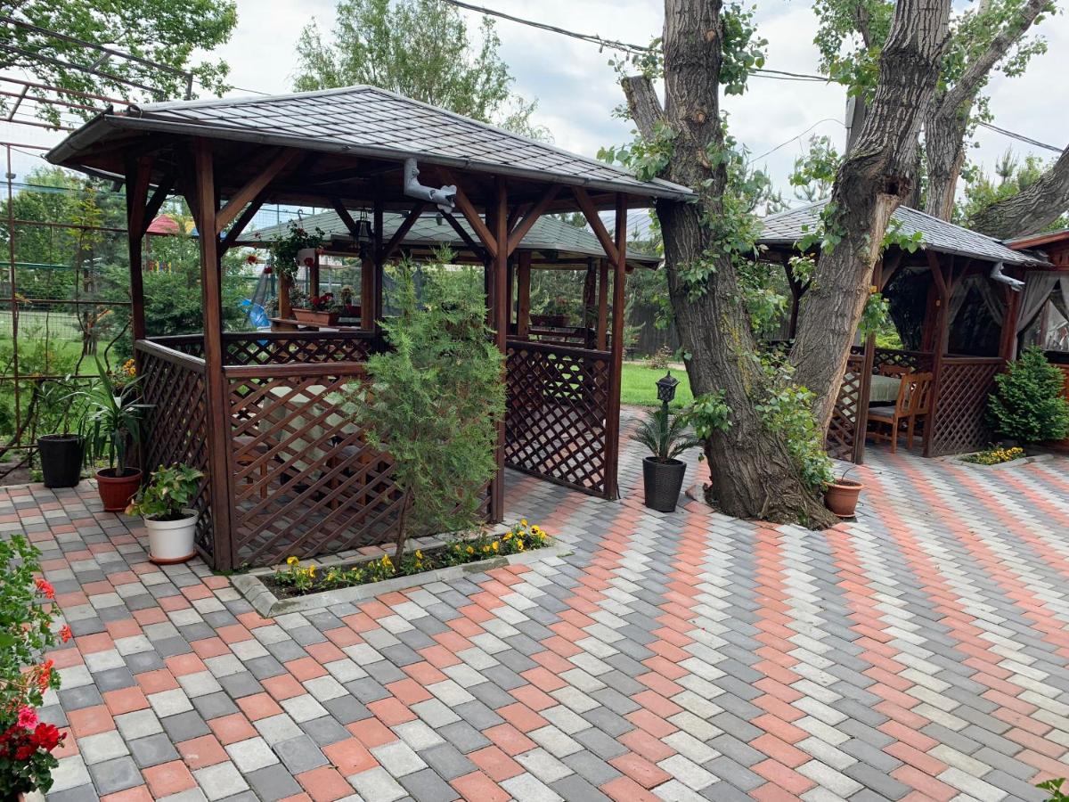 Pensiune Restaurant Rustic Rm Sarat Râmnicu Sărat Kültér fotó